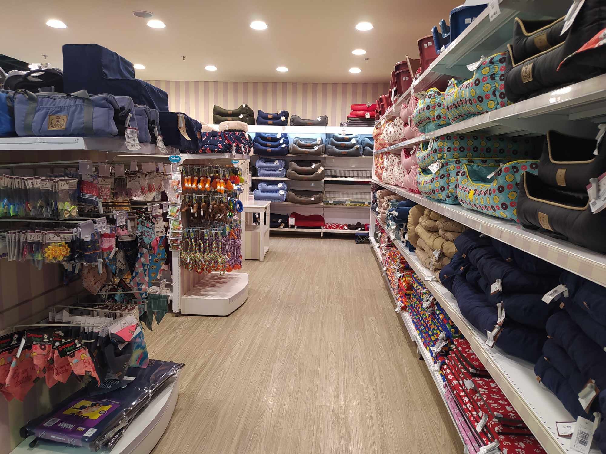 Continente_Shopping_Caminhas.jpg