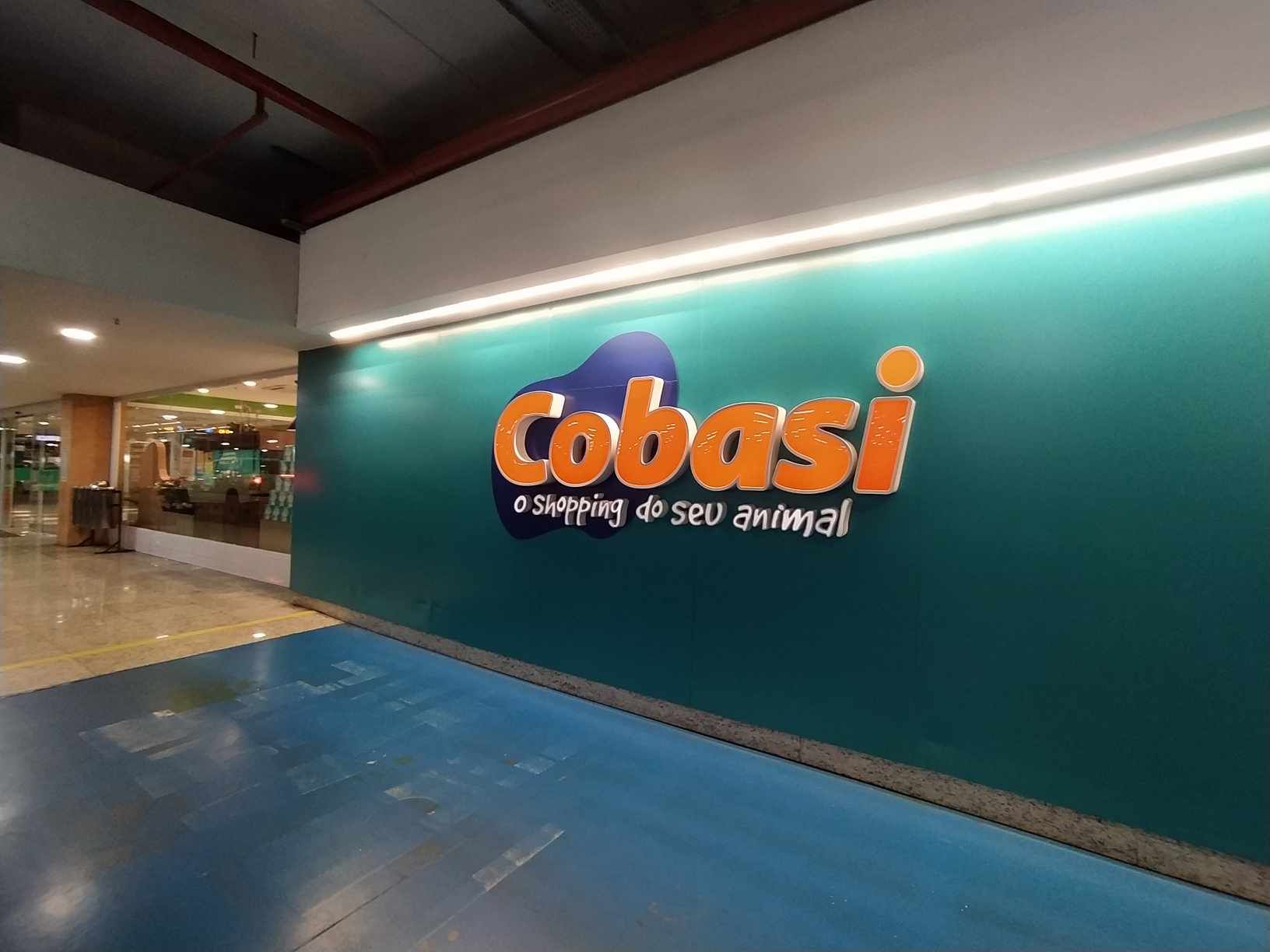 Continente_Shopping_Estacionamento.jpg