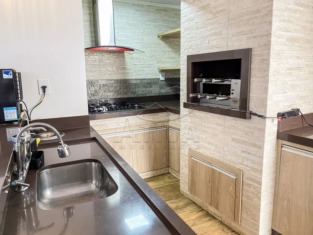 Alugar Casa / Padr&atilde;o em Toledo R$ 2.250,00 - Foto 2