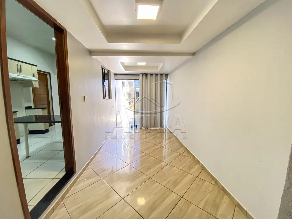 Alugar Casa / Padr&atilde;o em Toledo R$ 2.250,00 - Foto 5
