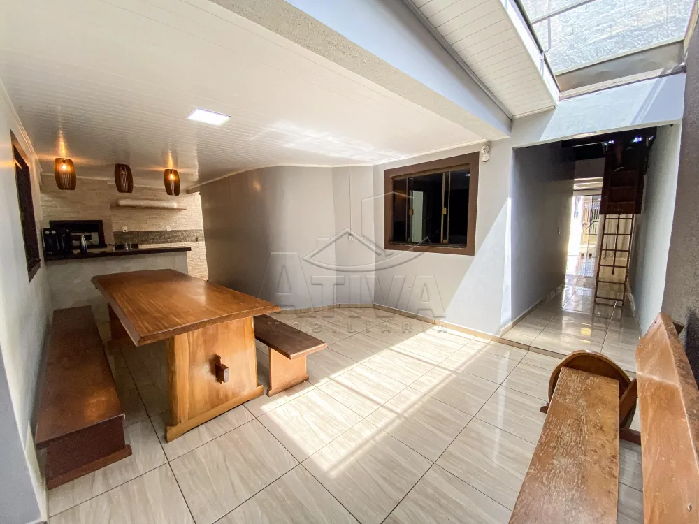 Alugar Casa / Padr&atilde;o em Toledo R$ 2.250,00 - Foto 7