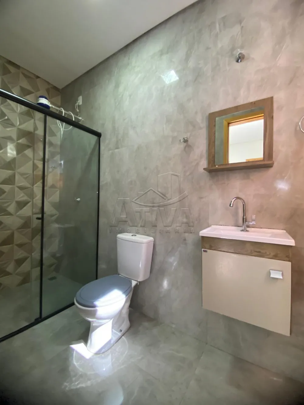 Comprar Casa / Padr&atilde;o em Toledo R$ 300.000,00 - Foto 2