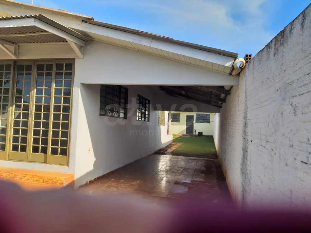 Comprar Casa / Padr&atilde;o em Toledo R$ 330.000,00 - Foto 2