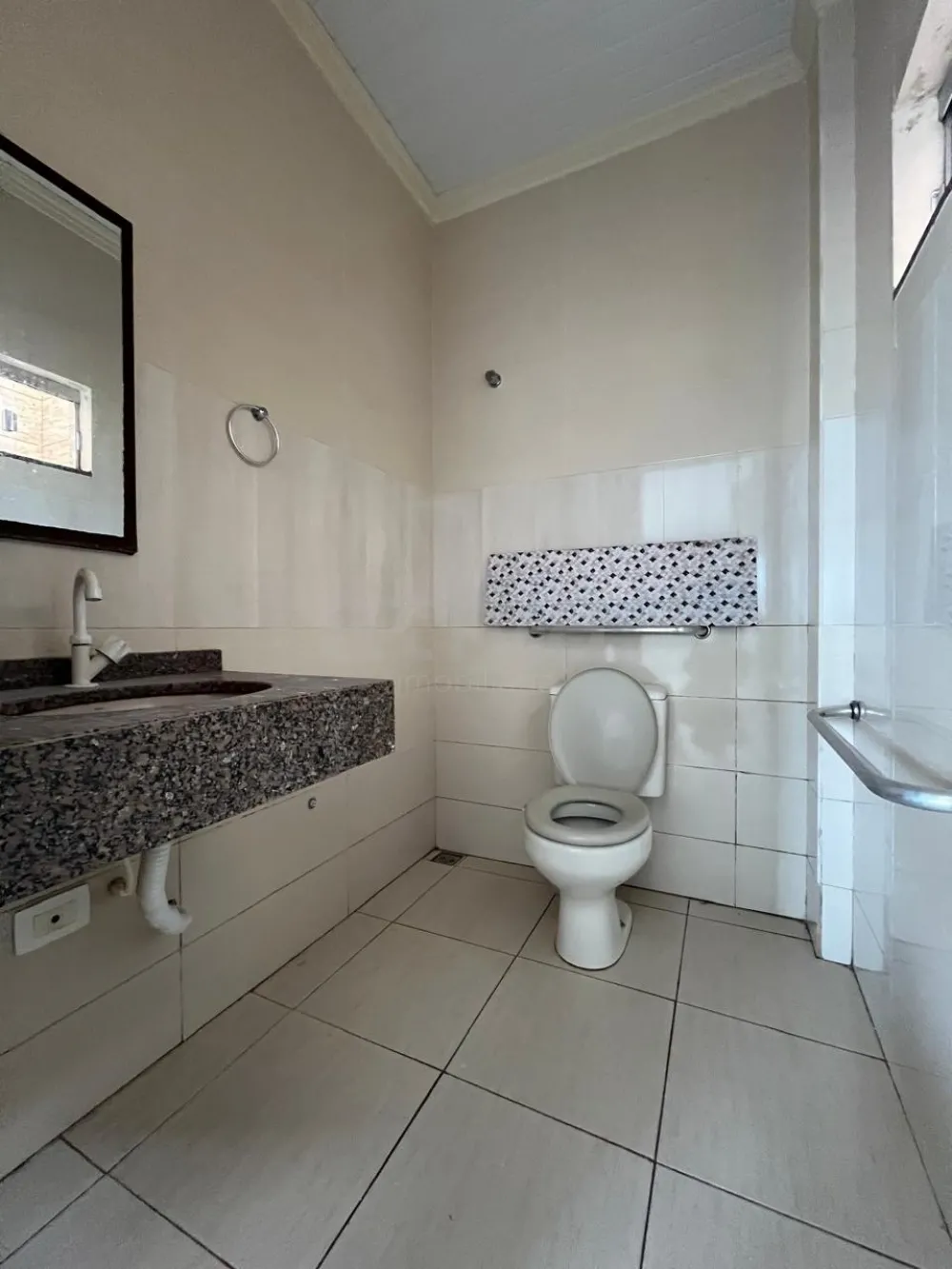 Alugar Comercial / Sala Comercial em Toledo R$ 1.700,00 - Foto 7