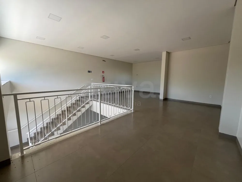 Alugar Comercial / Sala Comercial em Toledo R$ 3.100,00 - Foto 5
