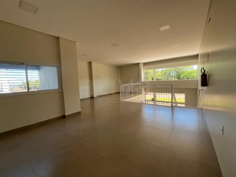 Alugar Comercial / Sala Comercial em Toledo R$ 3.100,00 - Foto 6