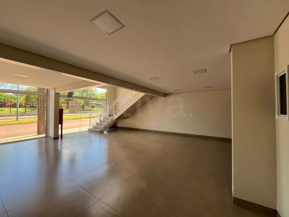 Alugar Comercial / Sala Comercial em Toledo R$ 3.100,00 - Foto 8