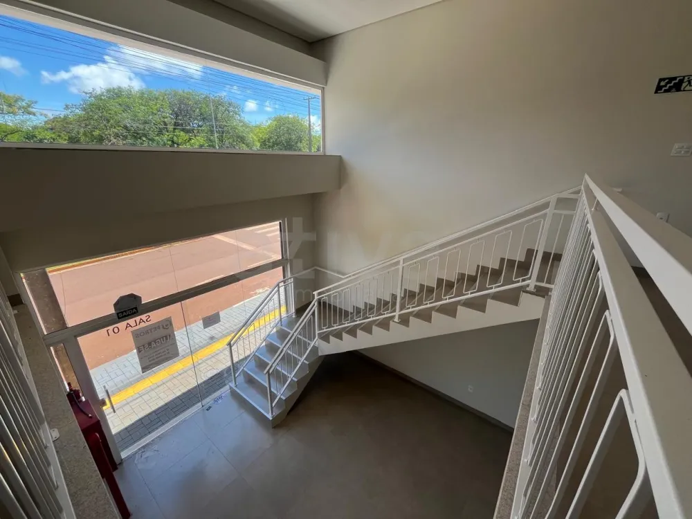 Alugar Comercial / Sala Comercial em Toledo R$ 3.100,00 - Foto 13