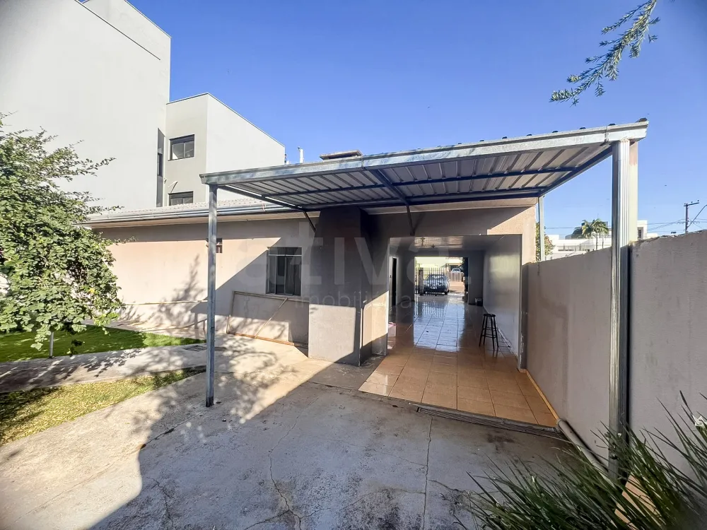 Comprar Casa / Padr&atilde;o em Toledo R$ 680.000,00 - Foto 3