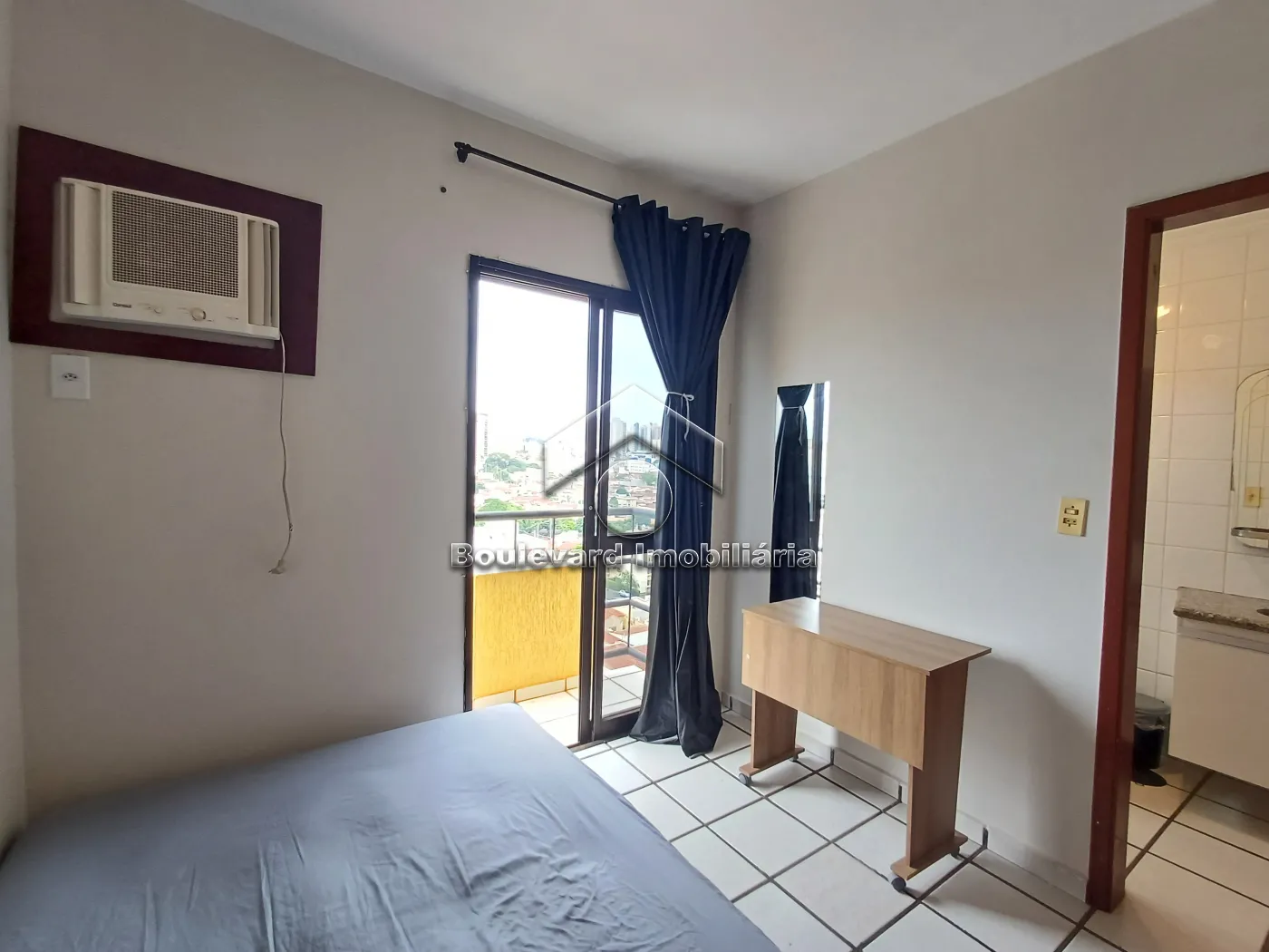 Alugar Apartamento / Padr&atilde;o em Ribeir&atilde;o Preto R$ 1.150,00 - Foto 5