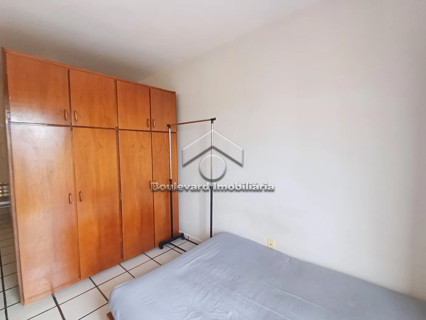 Alugar Apartamento / Padr&atilde;o em Ribeir&atilde;o Preto R$ 1.150,00 - Foto 6