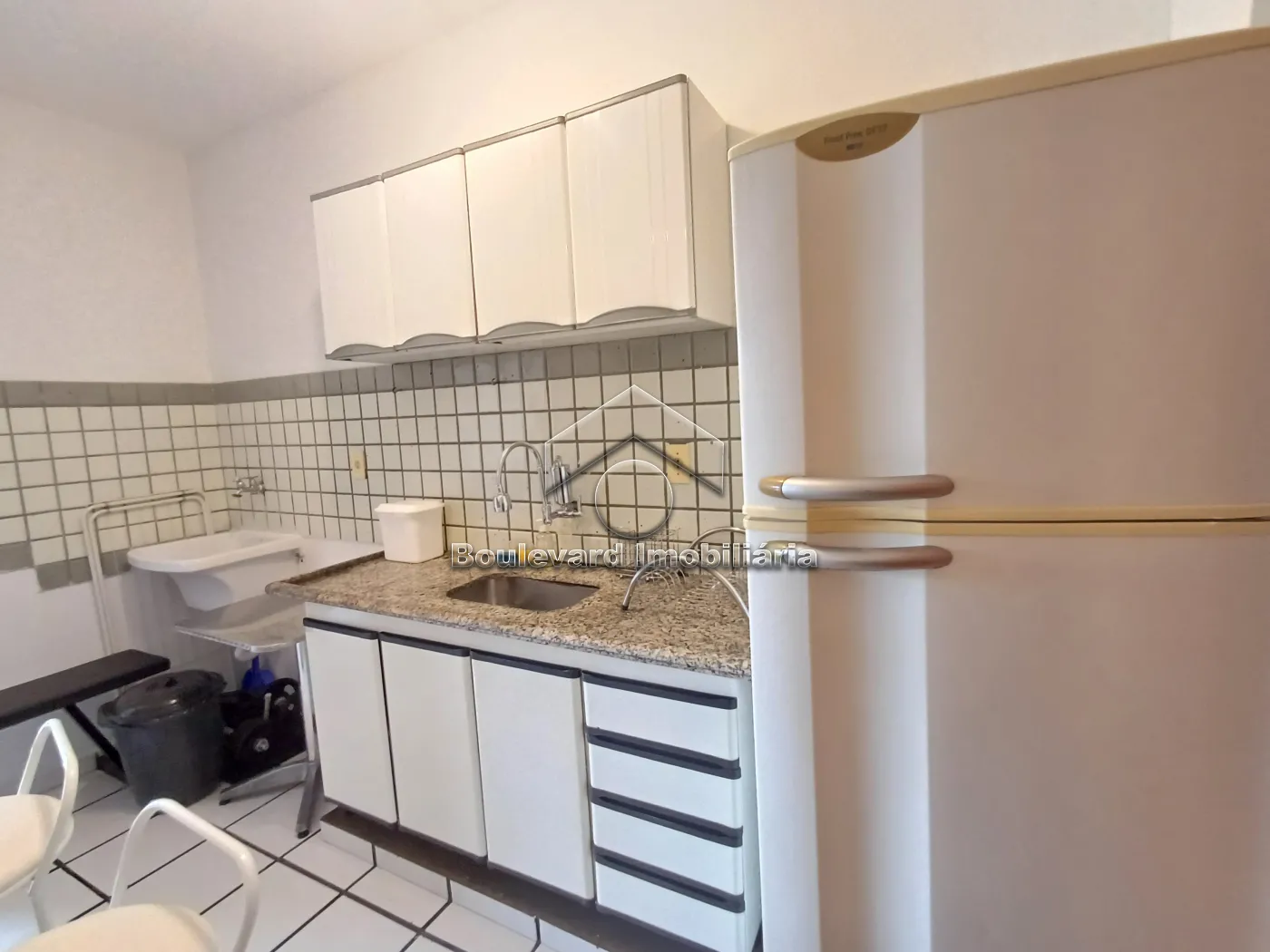 Alugar Apartamento / Padr&atilde;o em Ribeir&atilde;o Preto R$ 1.150,00 - Foto 11