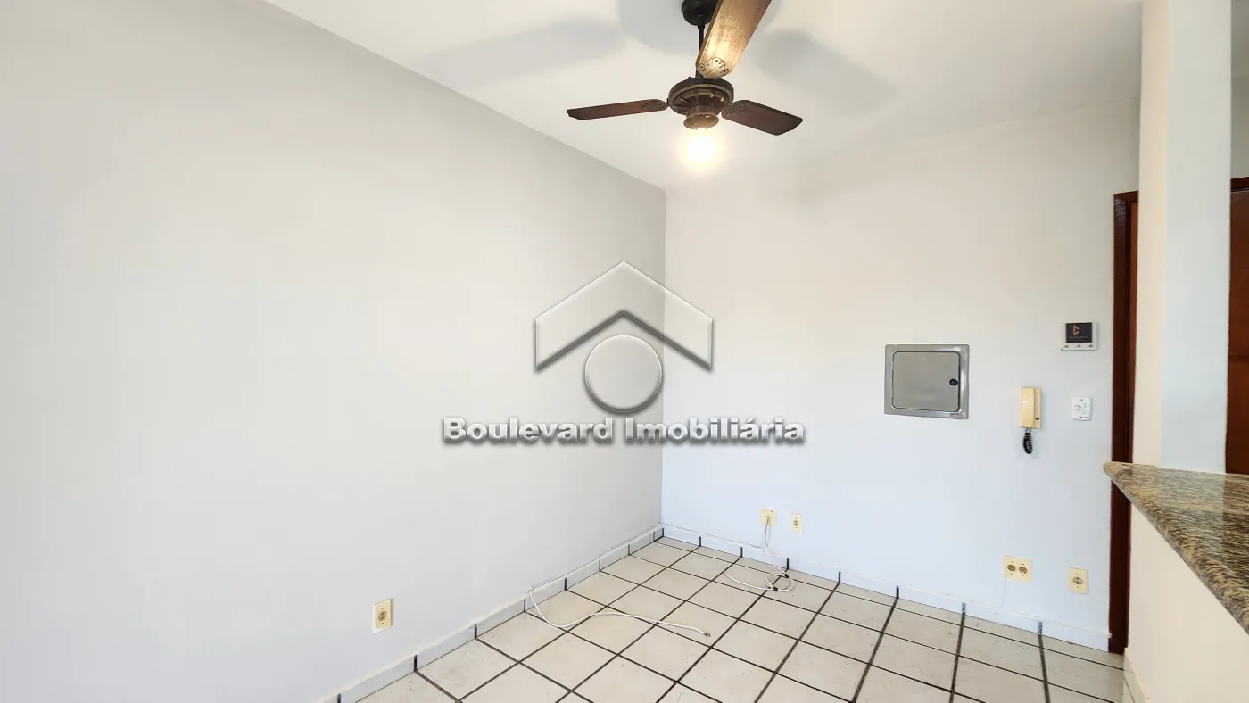 Alugar Apartamento / Padr&atilde;o em Ribeir&atilde;o Preto R$ 1.100,00 - Foto 4