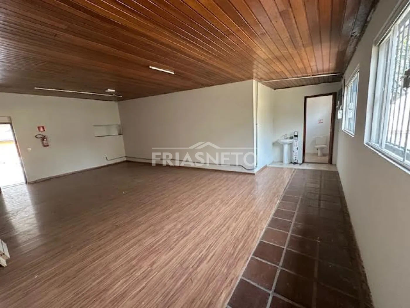 Alugar Comercial / Sal&atilde;o em Piracicaba R$ 3.200,00 - Foto 9