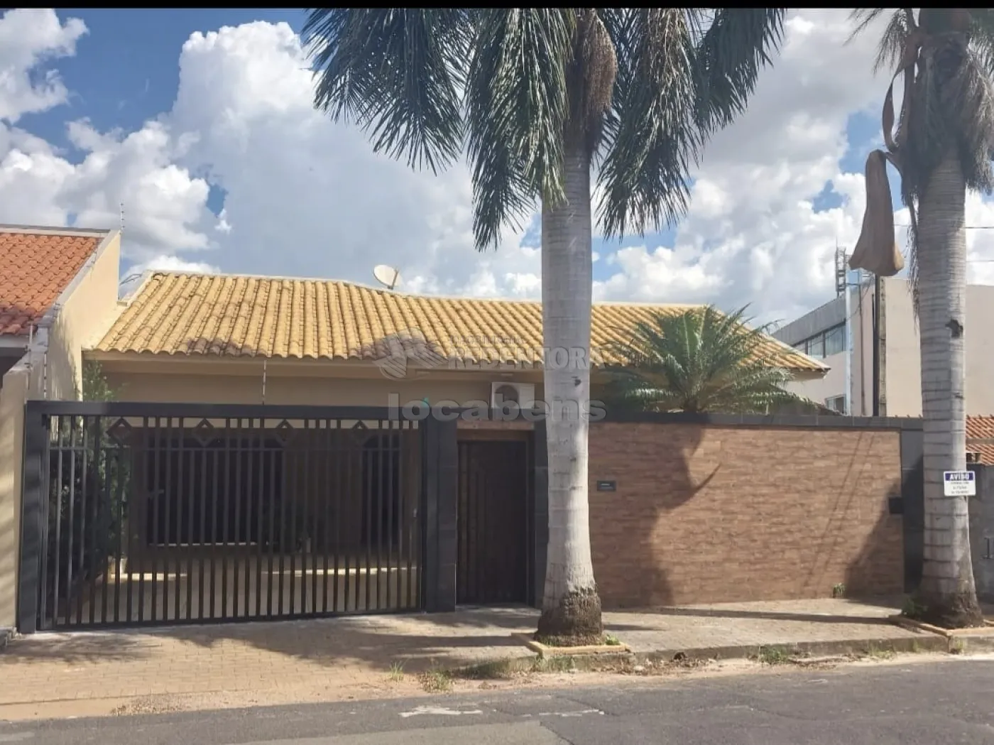 Casa, 3 quartos, 210 m² - Foto 1