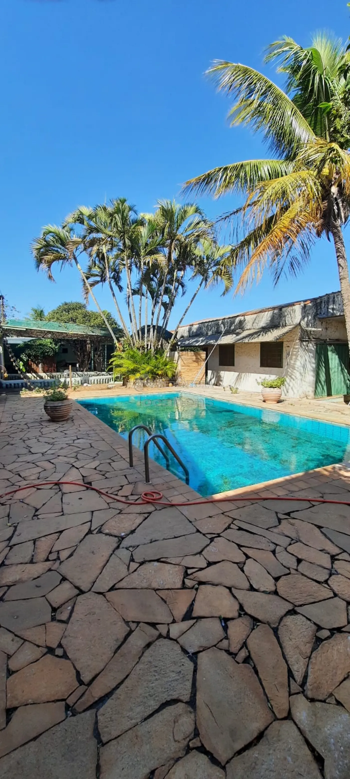 Chácara, 3 quartos, 1080 m² - Foto 1