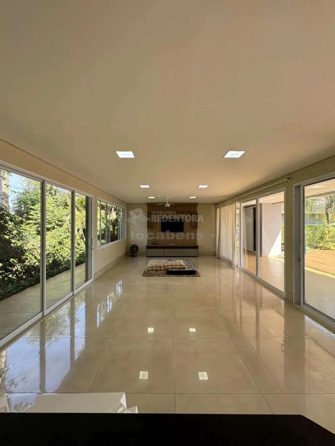 Chácara, 3 quartos, 1250 m² - Foto 1