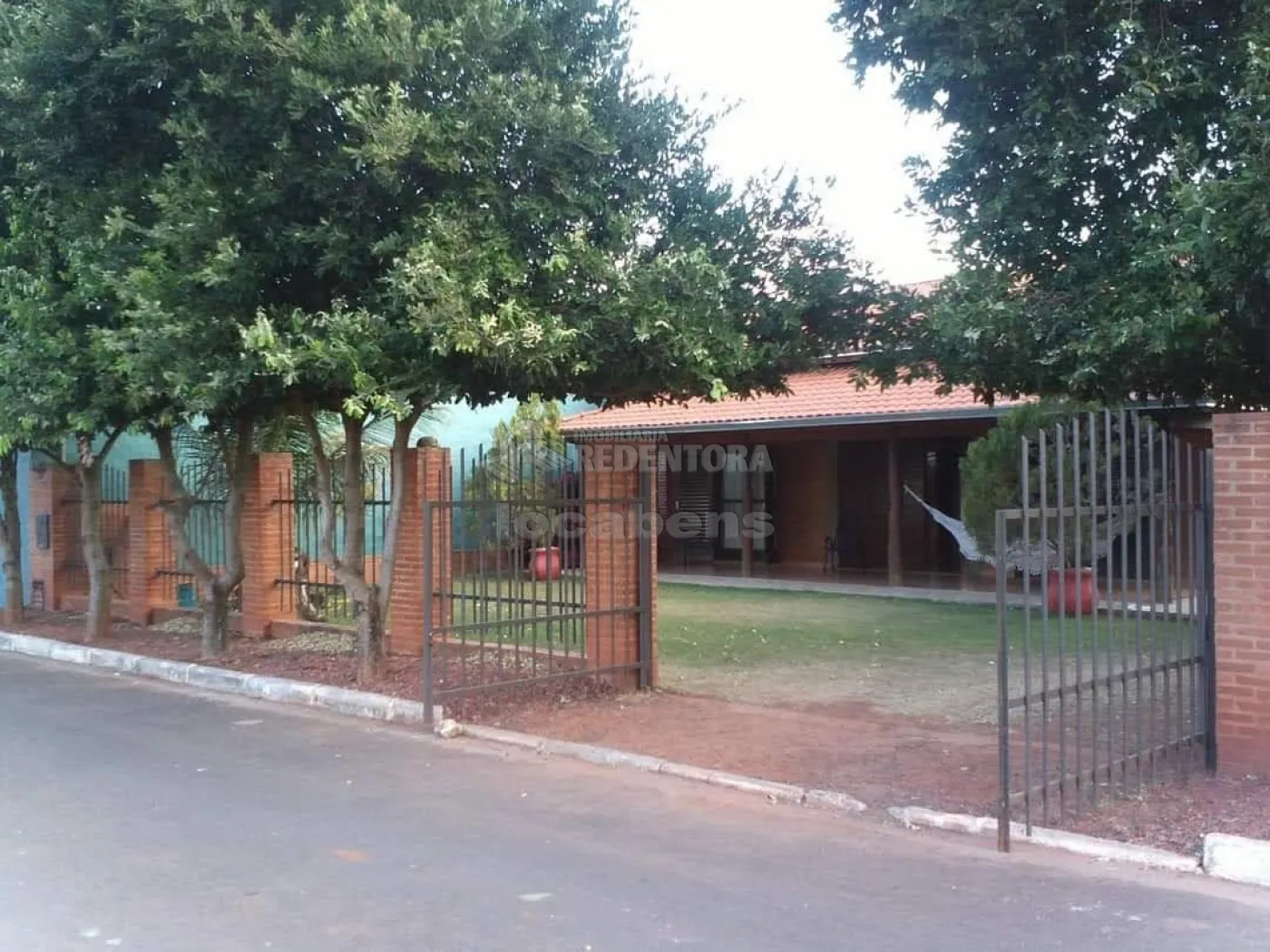 Chácara, 3 quartos, 1020 m² - Foto 1