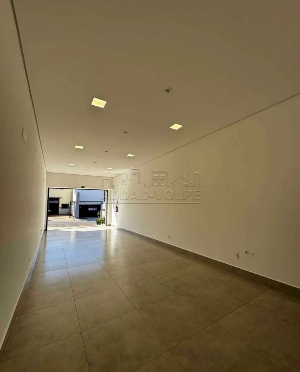 Alugar Comercial / Ponto Comercial em Bauru R$ 2.700,00 - Foto 2