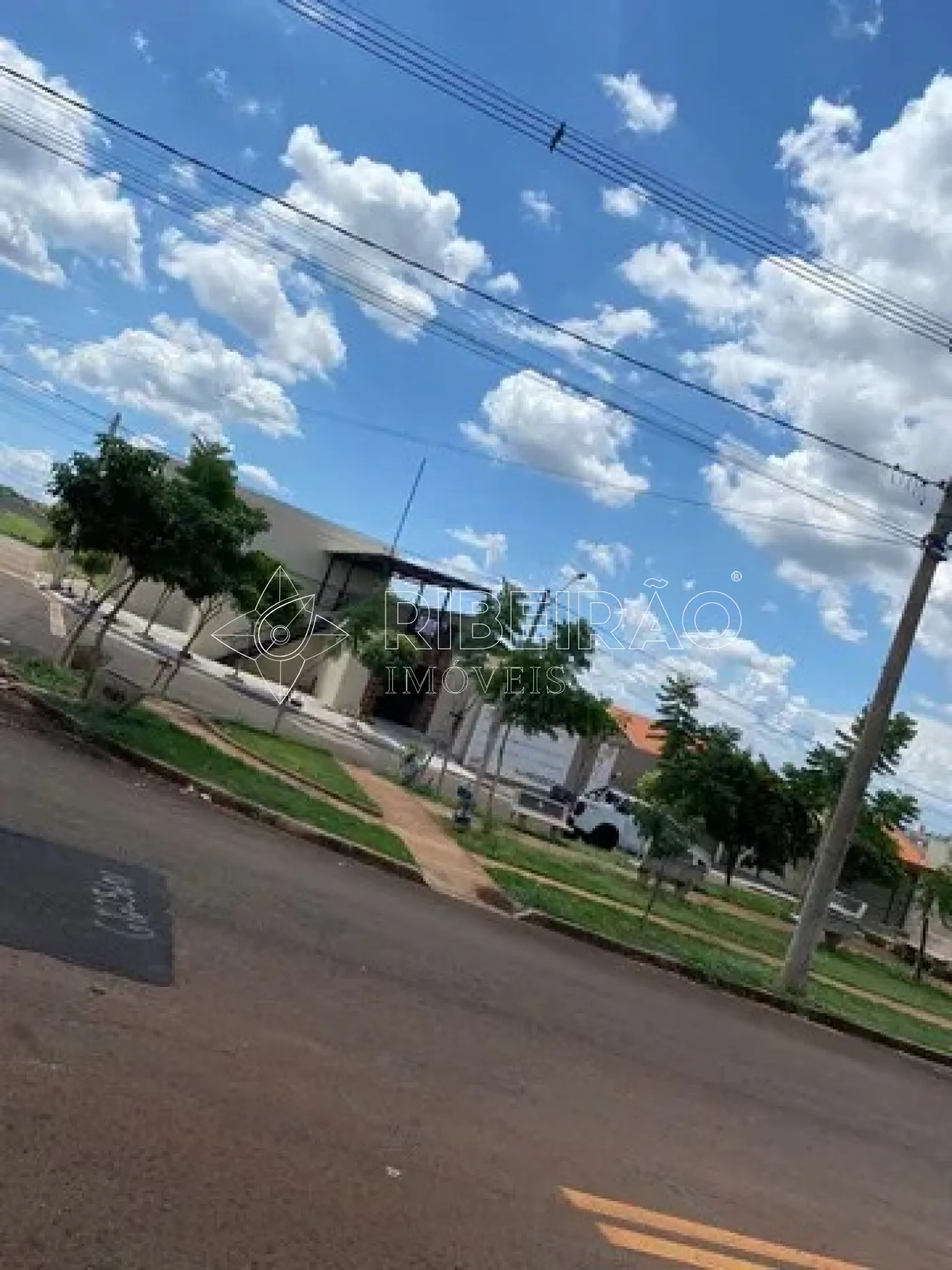 Alugar Comercial / Sal&atilde;o em Ribeir&atilde;o Preto R$ 3.000,00 - Foto 4