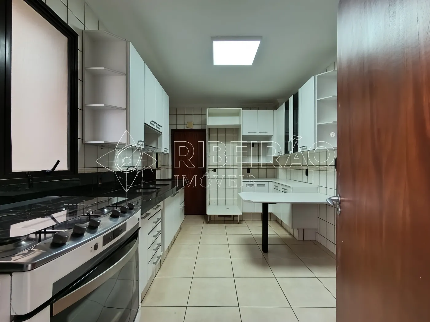 Alugar Apartamento / Padr&atilde;o em Ribeir&atilde;o Preto R$ 3.000,00 - Foto 14