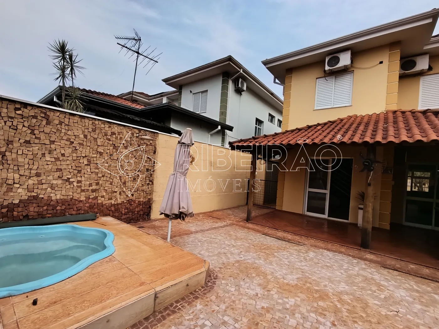 Alugar Casa / Condom&iacute;nio em Ribeir&atilde;o Preto R$ 3.500,00 - Foto 1