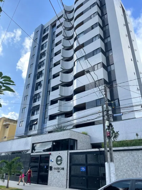 Apartamento com 2 Quartos e Varanda  venda no Edifcio Embaixador II na Jatiuca.