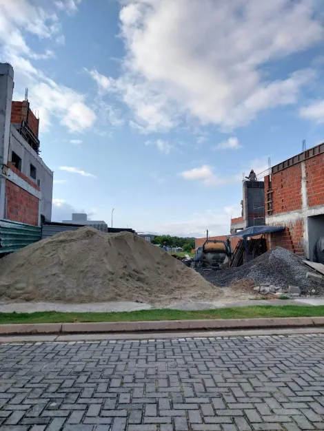 Terreno com 280m  venda no Condomnio Vista Lagoa na Barra Nova