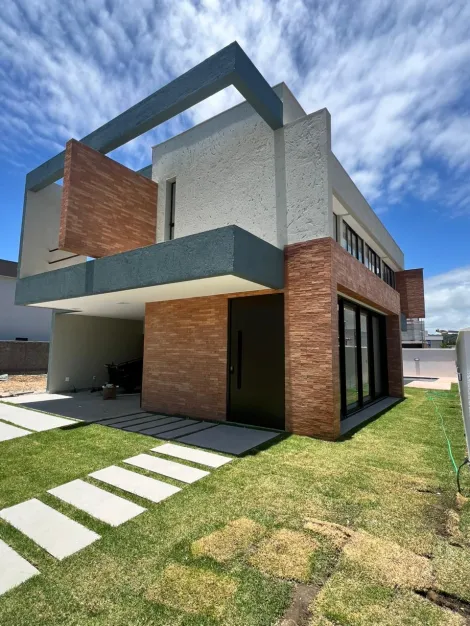 Casa com 4 Sutes e rea de Lazer Completa  venda no Condomnio Vista Lagoa