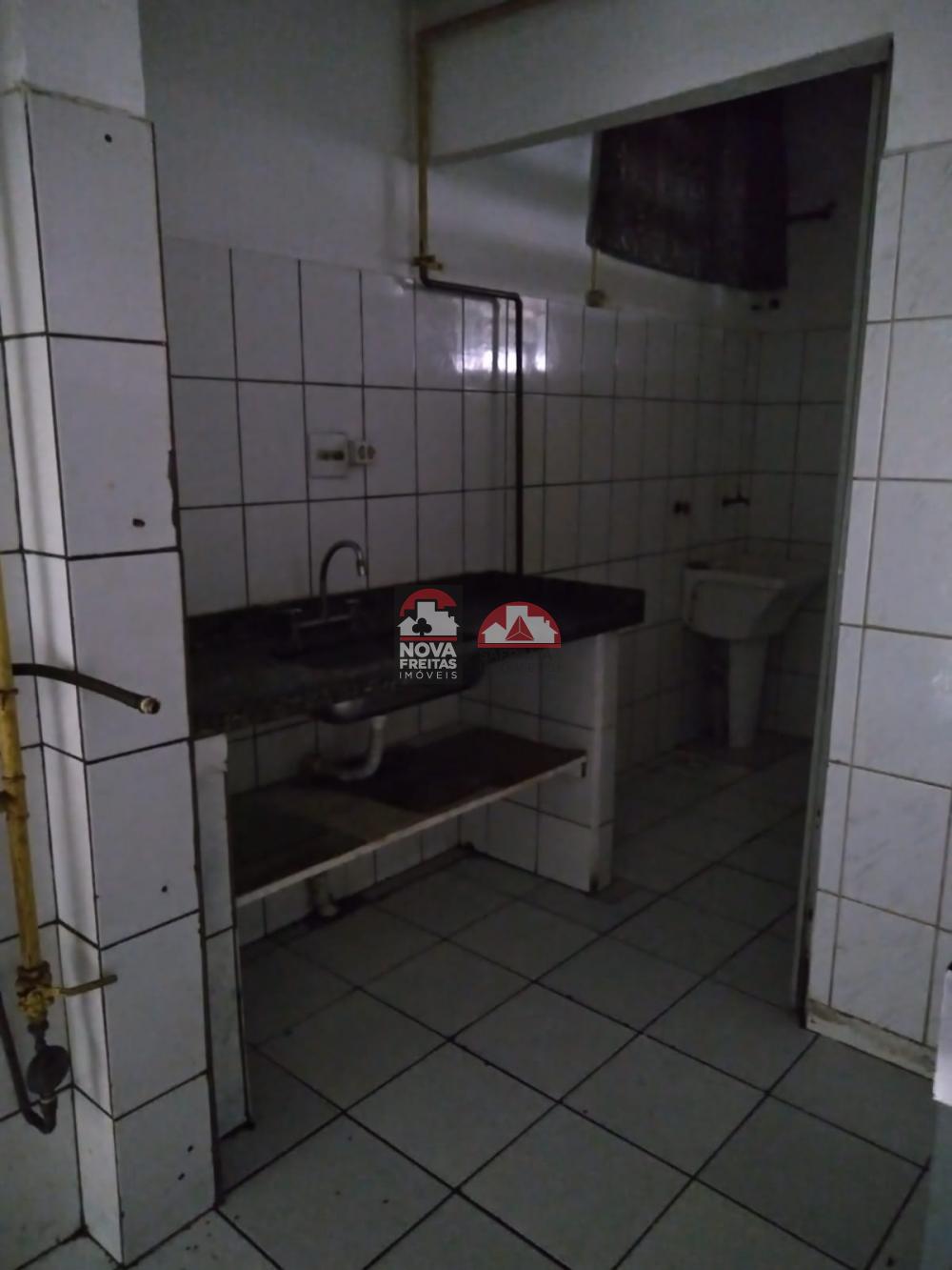 Alugar Comercial / Loja em S&atilde;o Jos&eacute; dos Campos R$ 3.800,00 - Foto 1