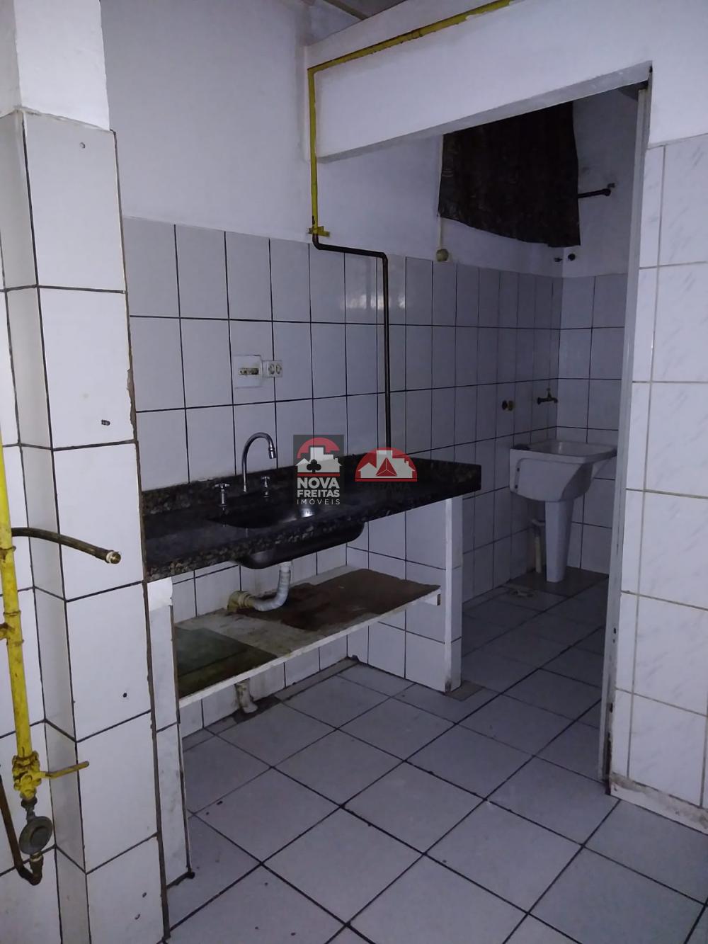 Alugar Comercial / Loja em S&atilde;o Jos&eacute; dos Campos R$ 3.800,00 - Foto 2