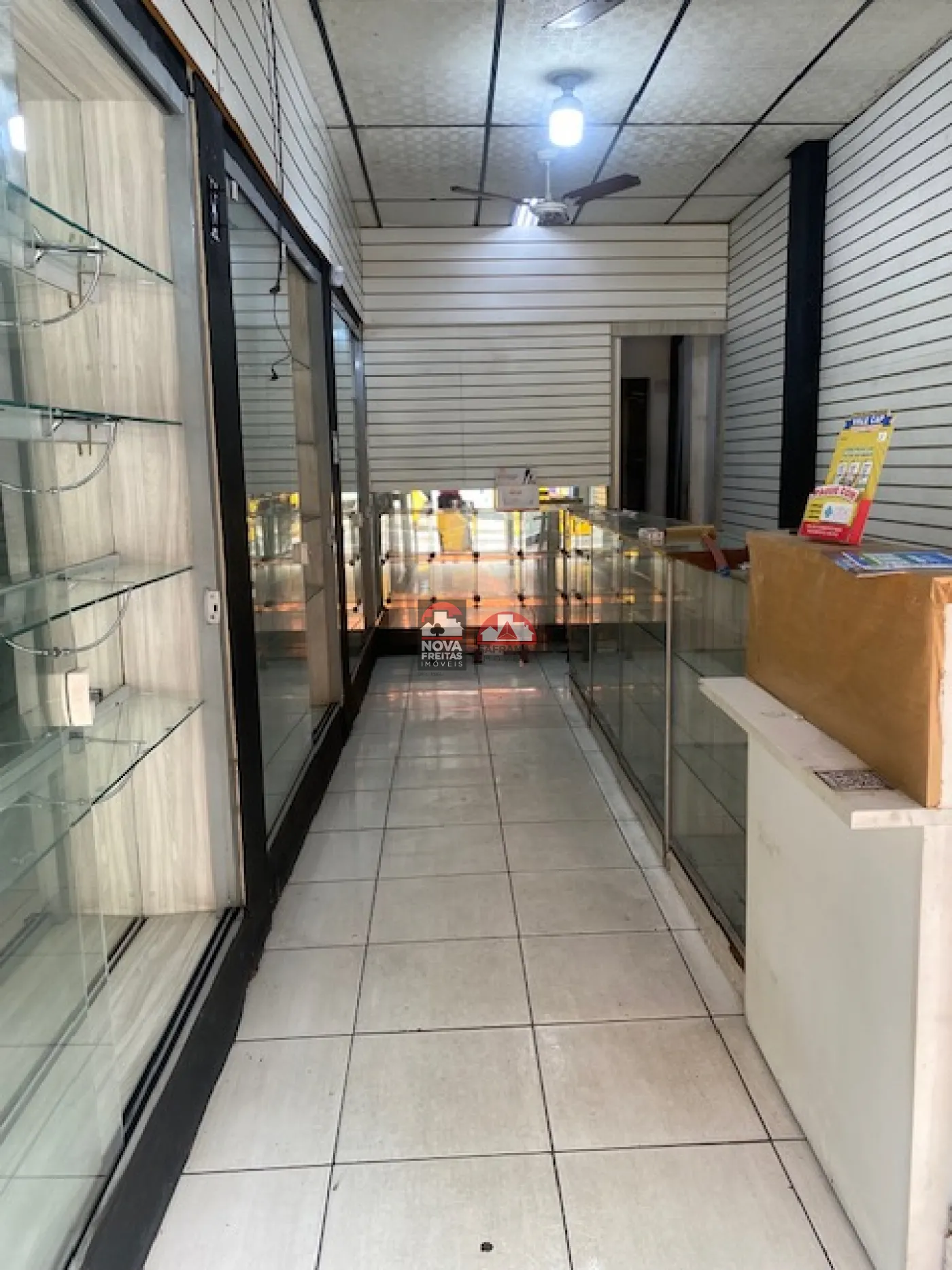 Alugar Comercial / Loja em S&atilde;o Jos&eacute; dos Campos R$ 2.000,00 - Foto 2
