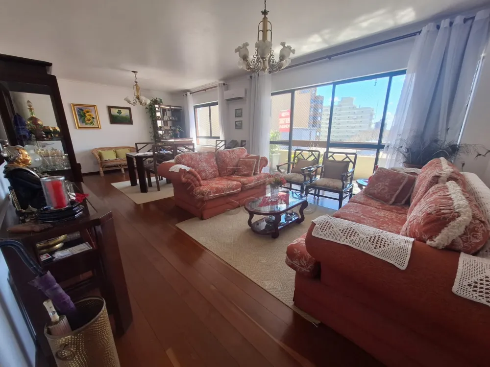 Alugar Apartamento / Padr&atilde;o em Pelotas R$ 1.600,00 - Foto 1