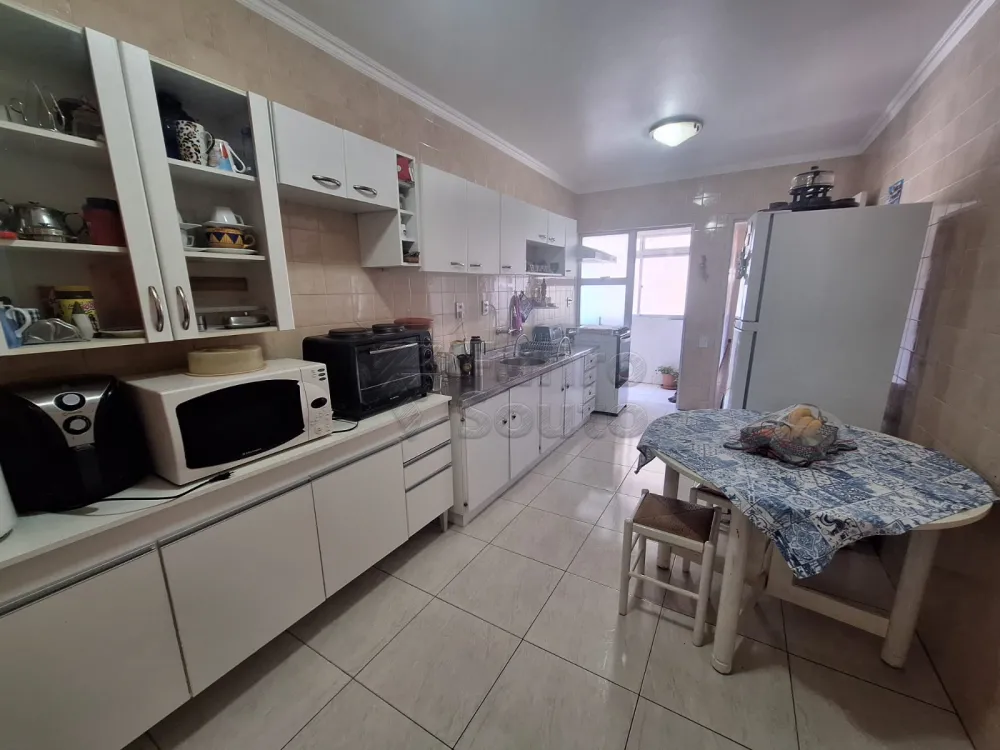 Alugar Apartamento / Padr&atilde;o em Pelotas R$ 1.600,00 - Foto 13