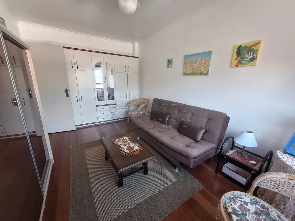 Alugar Apartamento / Padr&atilde;o em Pelotas R$ 1.600,00 - Foto 5