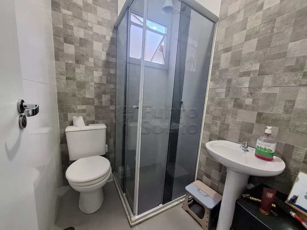 Alugar Casa / Condom&iacute;nio em Pelotas R$ 1.100,00 - Foto 8