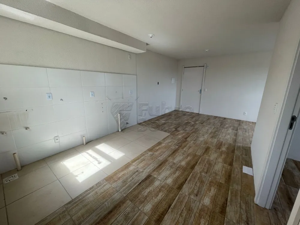 Alugar Apartamento / Padr&atilde;o em Pelotas R$ 550,00 - Foto 3