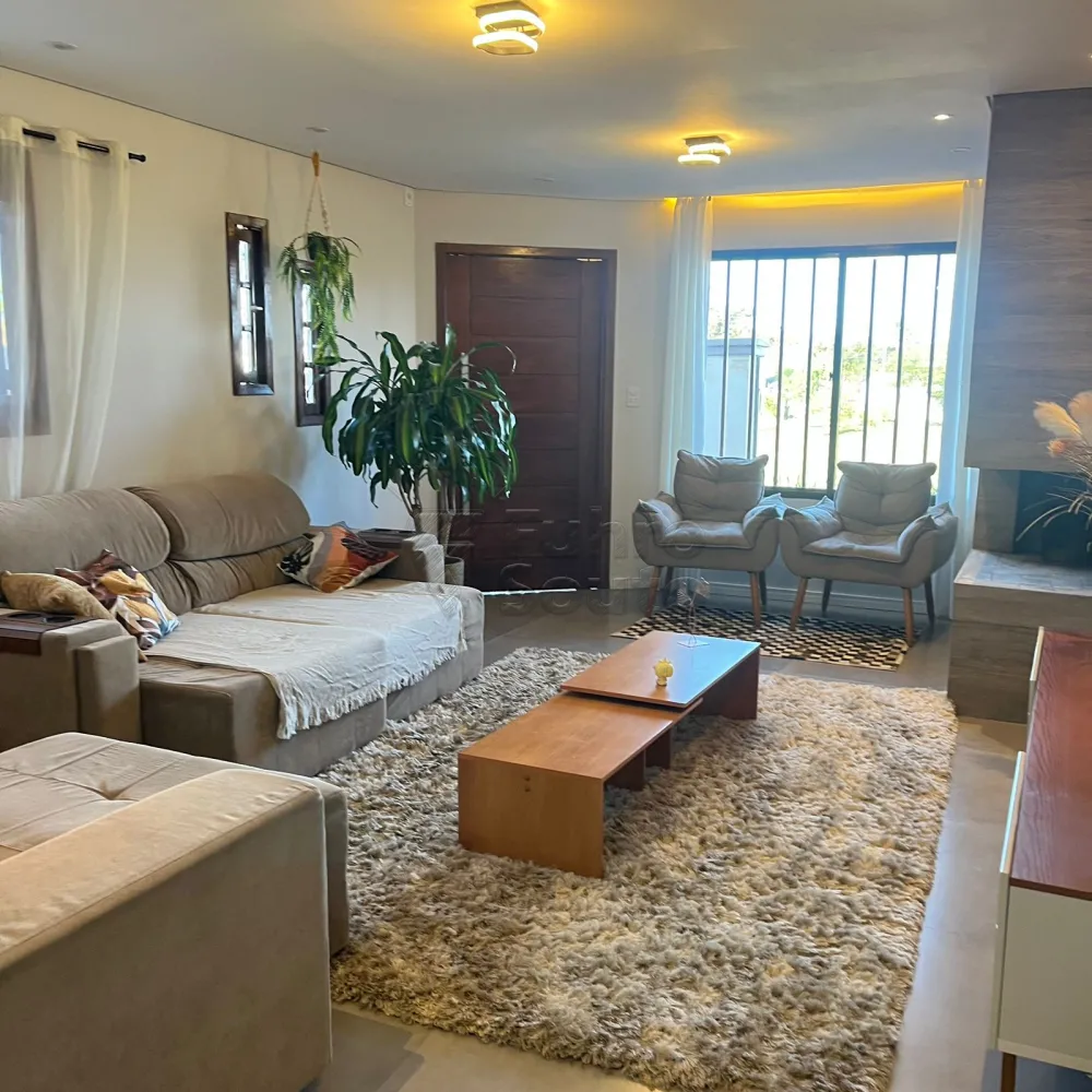 Comprar Casa / Padr&atilde;o em Pelotas R$ 550.000,00 - Foto 2