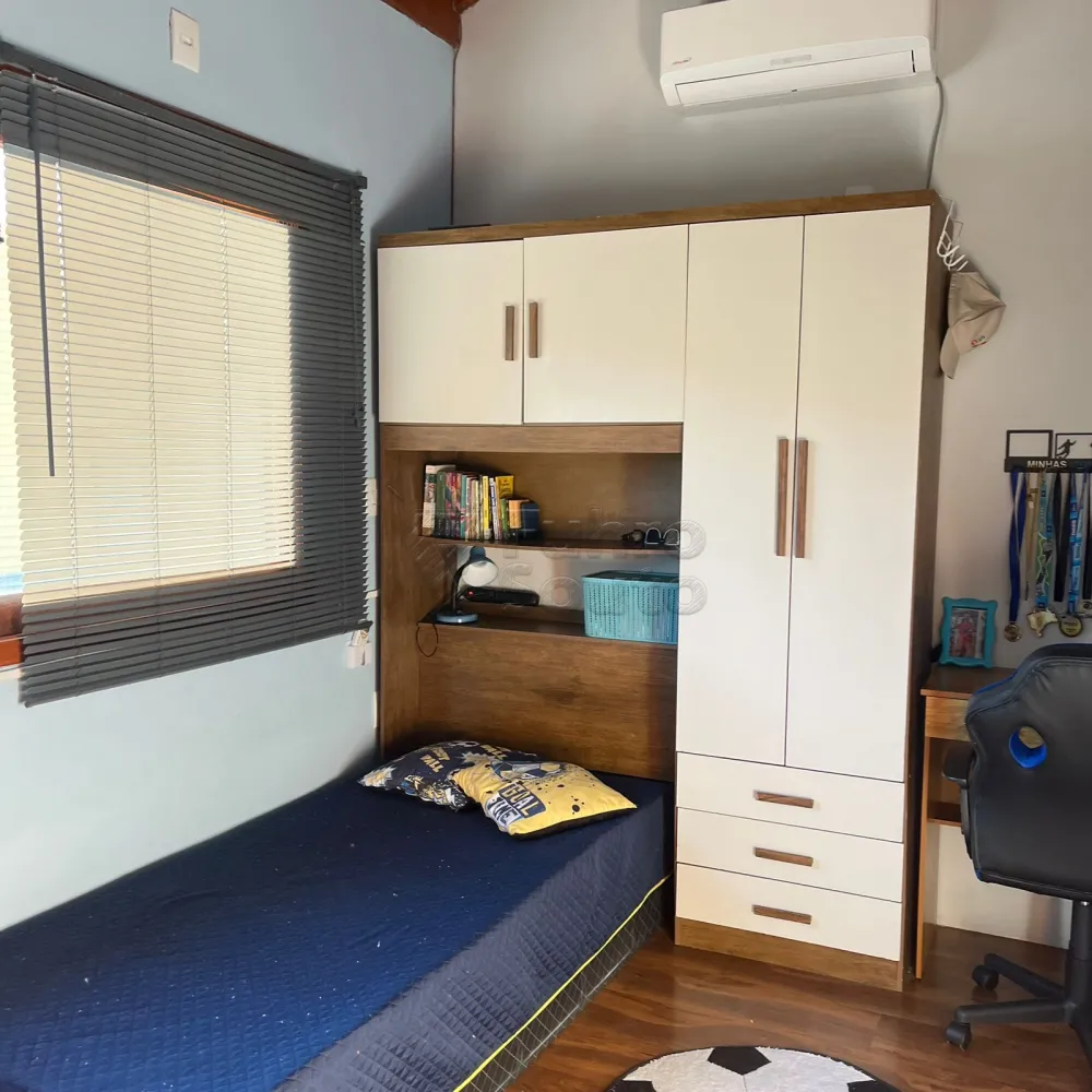 Comprar Casa / Padr&atilde;o em Pelotas R$ 550.000,00 - Foto 6