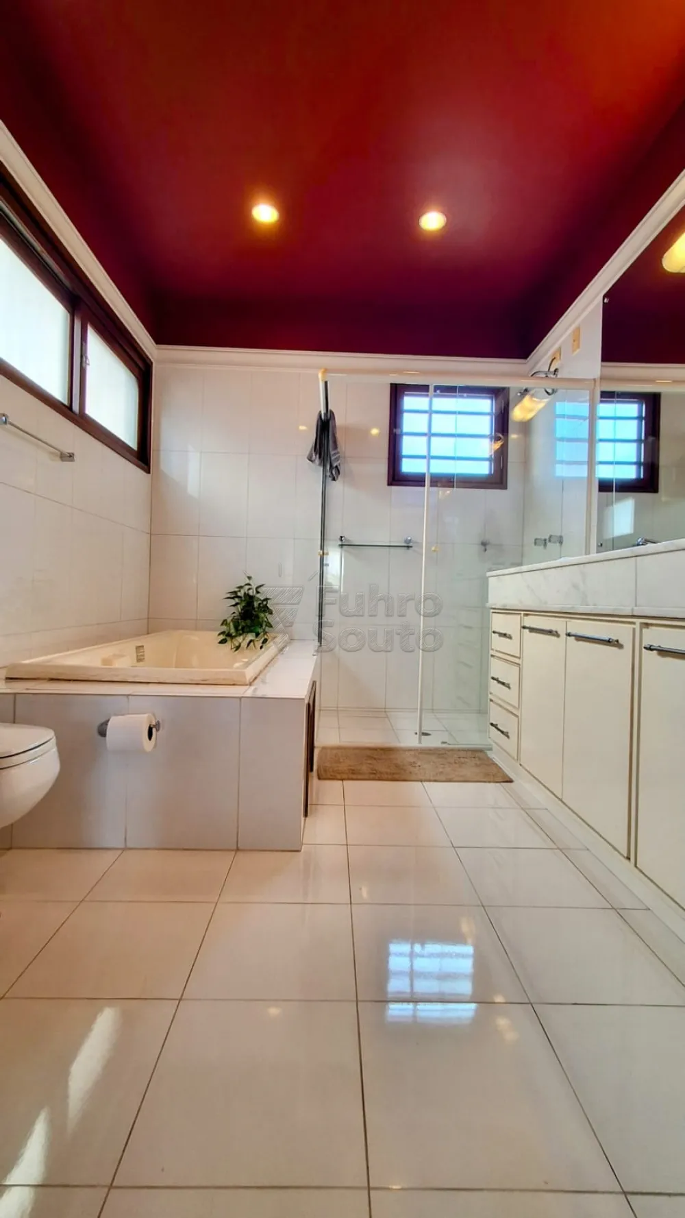 Comprar Casa / Padr&atilde;o em Pelotas R$ 1.650.000,00 - Foto 17