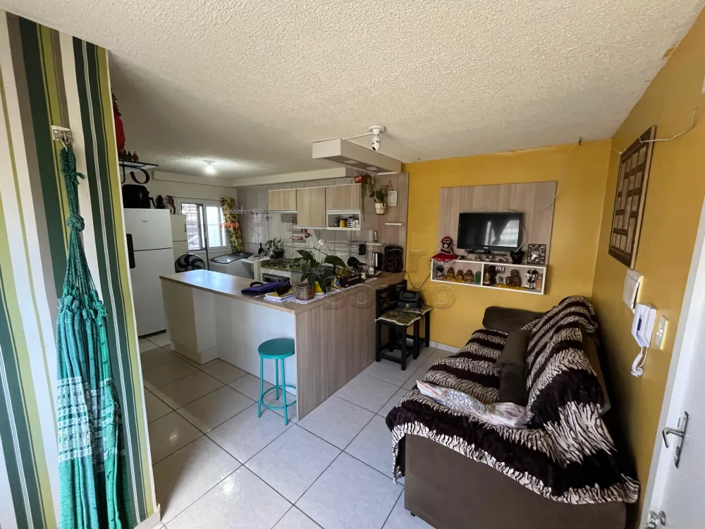 Comprar Apartamento / Padr&atilde;o em Pelotas R$ 140.000,00 - Foto 1