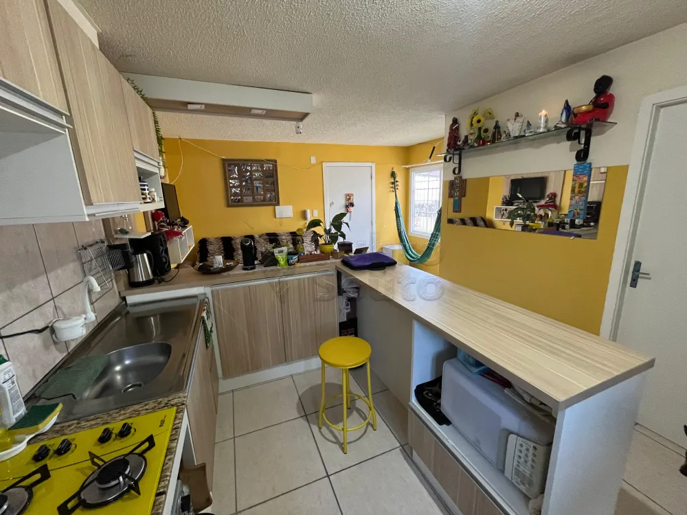 Comprar Apartamento / Padr&atilde;o em Pelotas R$ 140.000,00 - Foto 3