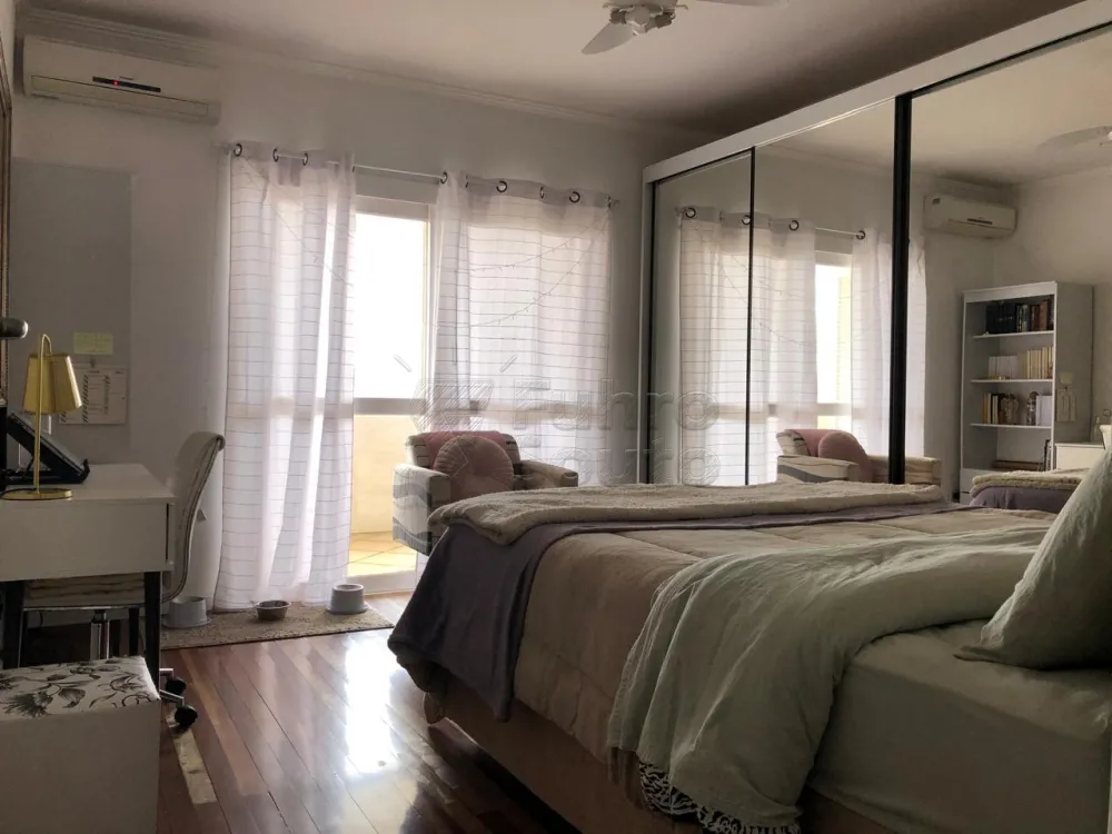 Comprar Casa / Padr&atilde;o em Pelotas R$ 980.000,00 - Foto 10