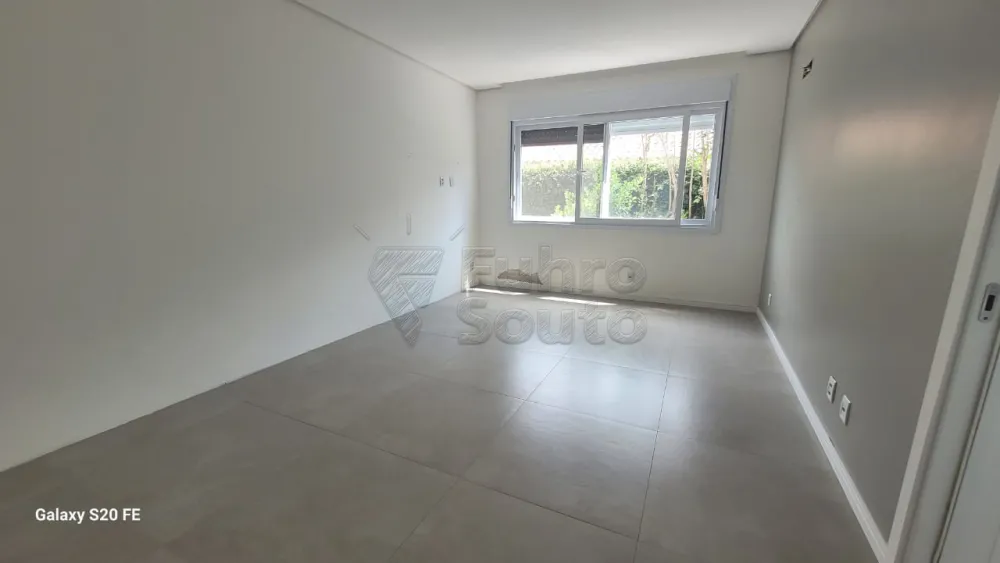 Comprar Casa / Padr&atilde;o em Pelotas R$ 1.000.000,00 - Foto 3