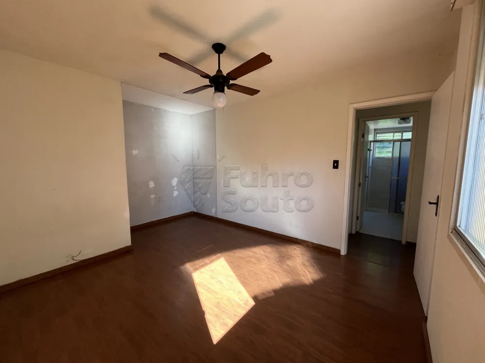 Comprar Apartamento / Padr&atilde;o em Pelotas R$ 220.000,00 - Foto 3