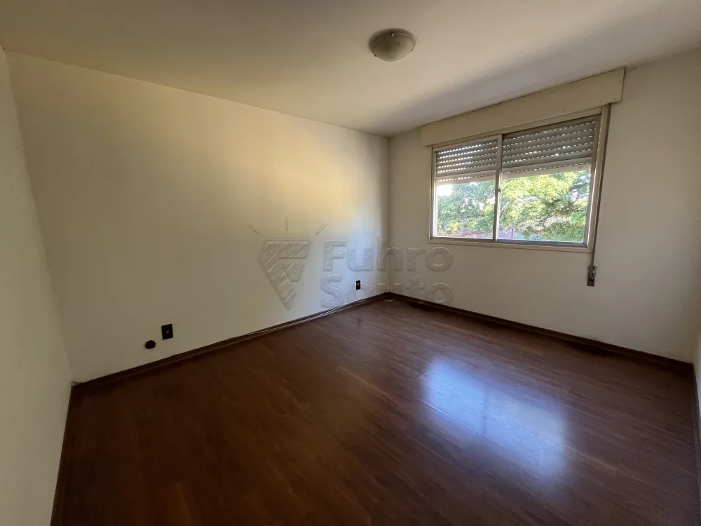 Comprar Apartamento / Padr&atilde;o em Pelotas R$ 220.000,00 - Foto 5