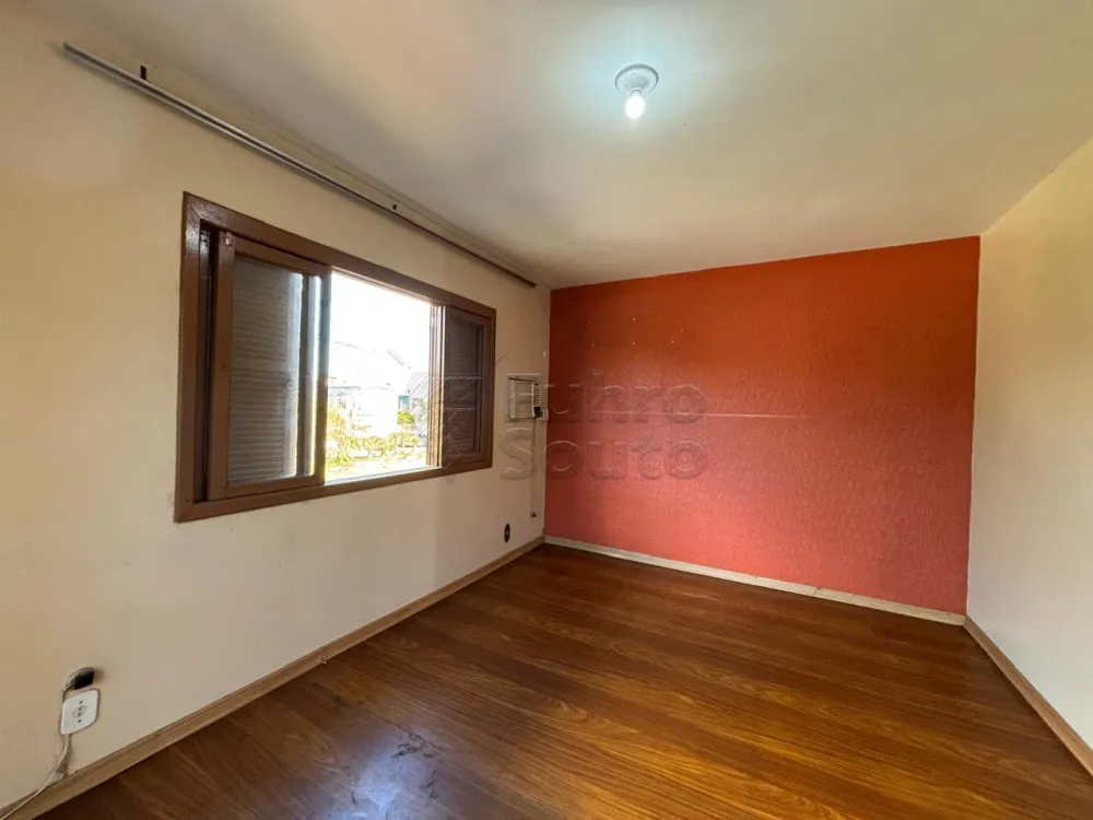 Comprar Casa / Padr&atilde;o em Pelotas R$ 560.000,00 - Foto 6