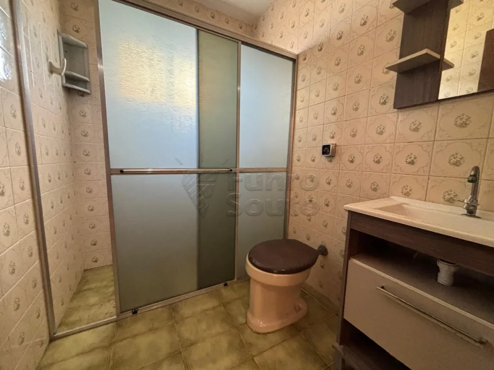 Comprar Casa / Padr&atilde;o em Pelotas R$ 560.000,00 - Foto 13