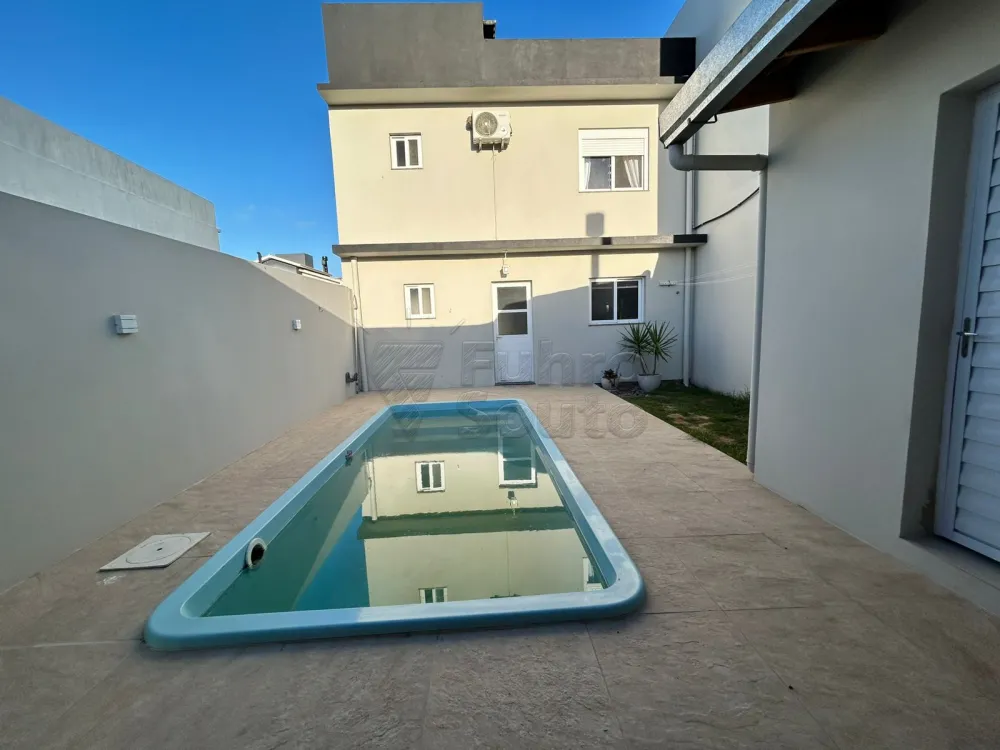 Comprar Casa / Padr&atilde;o em Pelotas R$ 700.000,00 - Foto 12