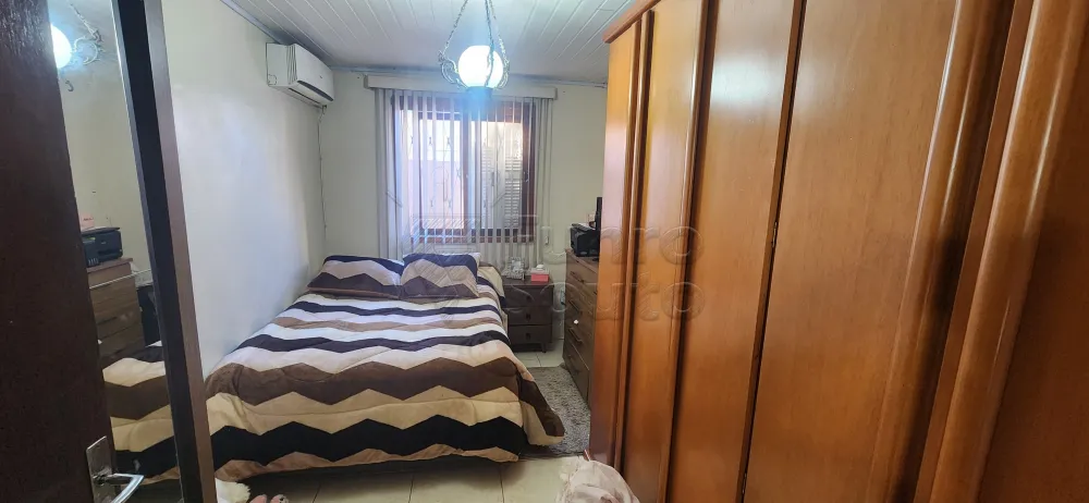 Comprar Casa / Padr&atilde;o em Pelotas R$ 344.000,00 - Foto 4